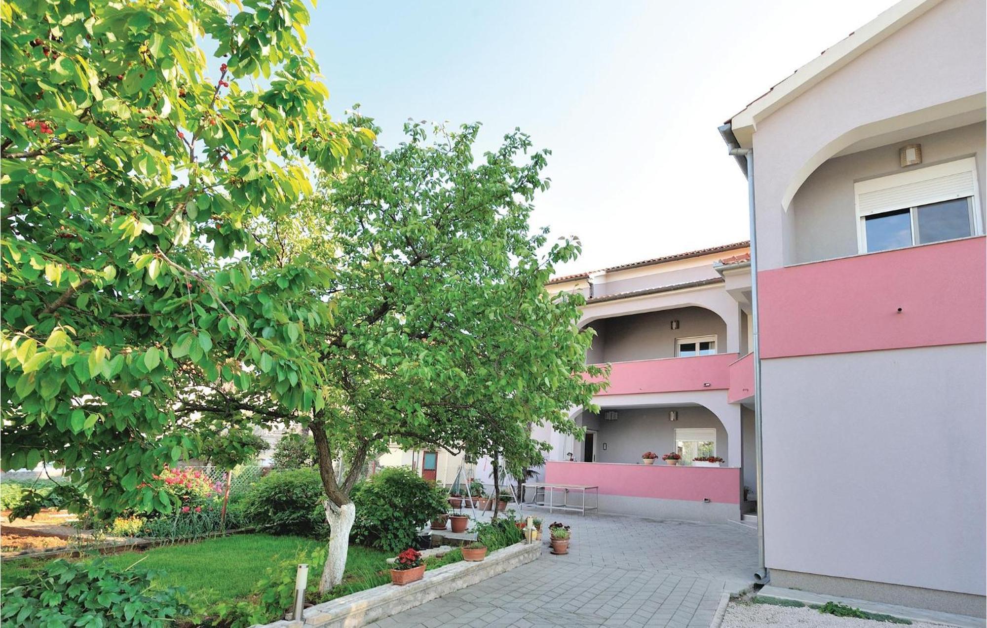 Nice Apartment In Zadar With Kitchen Exterior foto